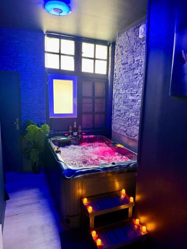 La Celle-sous-Gouzon Apartment | La Parenthèse - Jacuzzi - Hyper-Centre