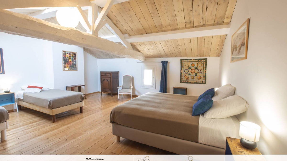 Saint-Laurent-du-Plan House | La Part des Anges: a large bed and breakfast with character