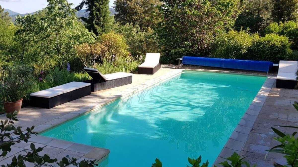Aujac House | La Patouille Comfortable holiday residence