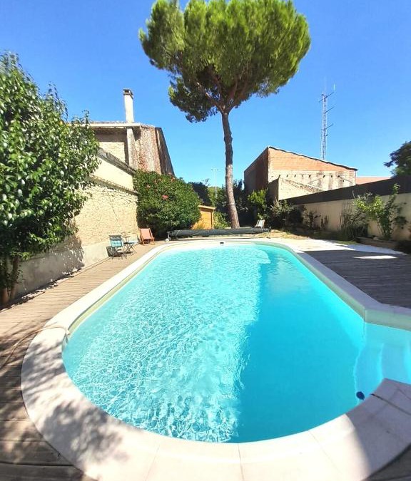 Capestang Bed & Breakfast | La pause sous le pin B&B Chambres d'hôtes