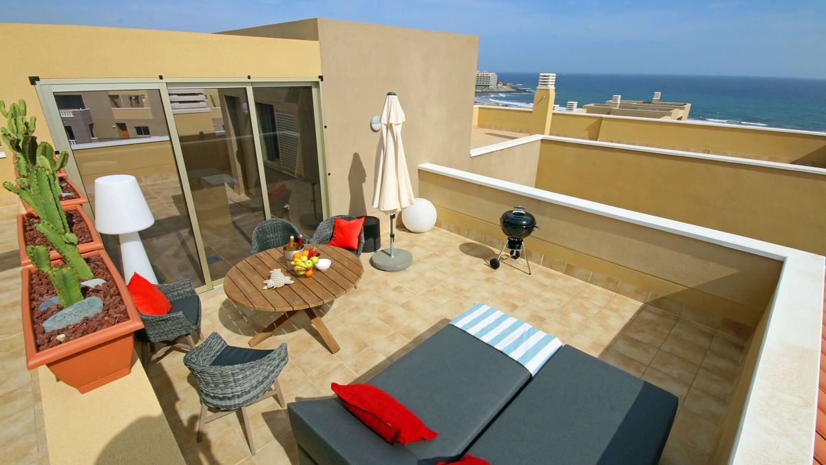 El Medano Apartment | LA PERLA by RENTMEDANO superb luxury2 bedroomed attic private roof terrace