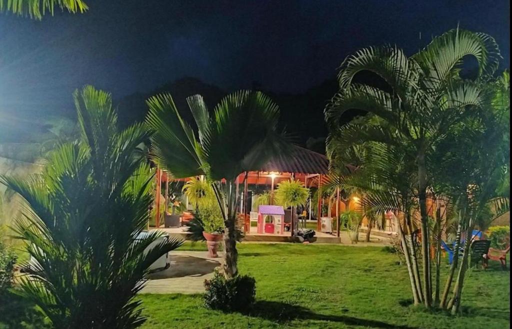 Metropolitana House | La perla casa de campo