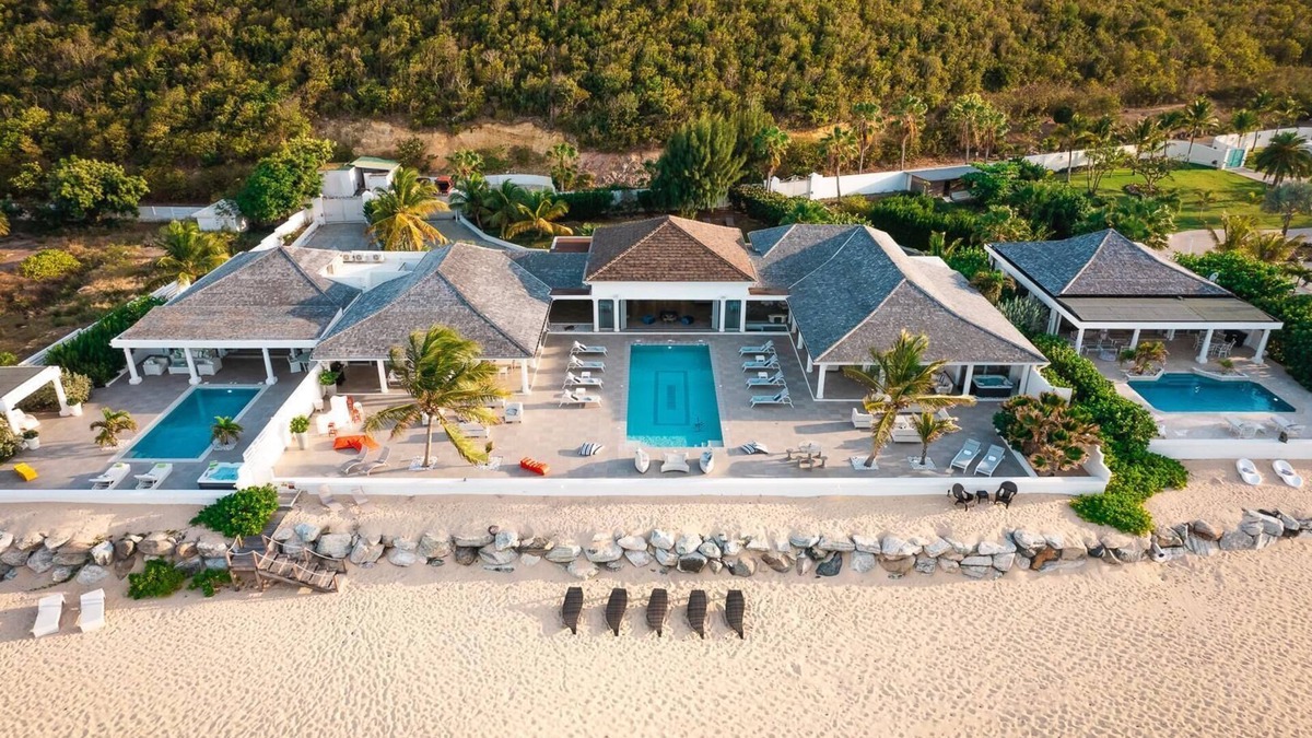 Les Terres Basses Villa | La Perla Estate - 7 BR Luxury Beachfront Villa with utmost privacy