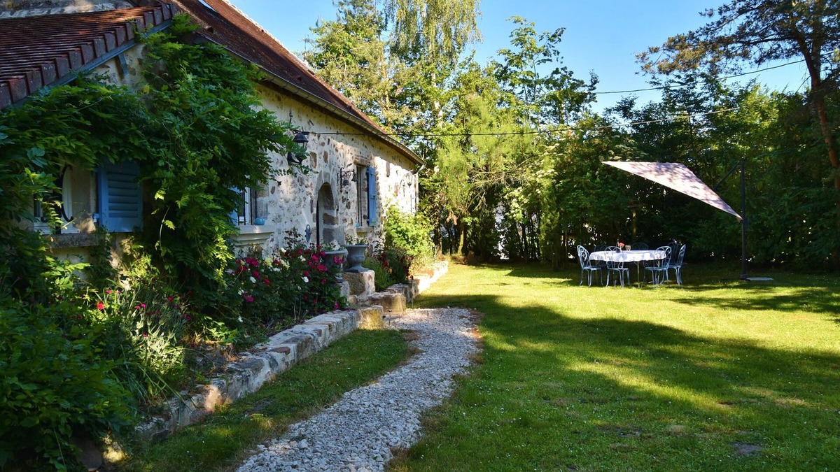 Bouchy-Saint-Genest House | La petite chaumière: country house in a small village hameau⭐️⭐️⭐️
