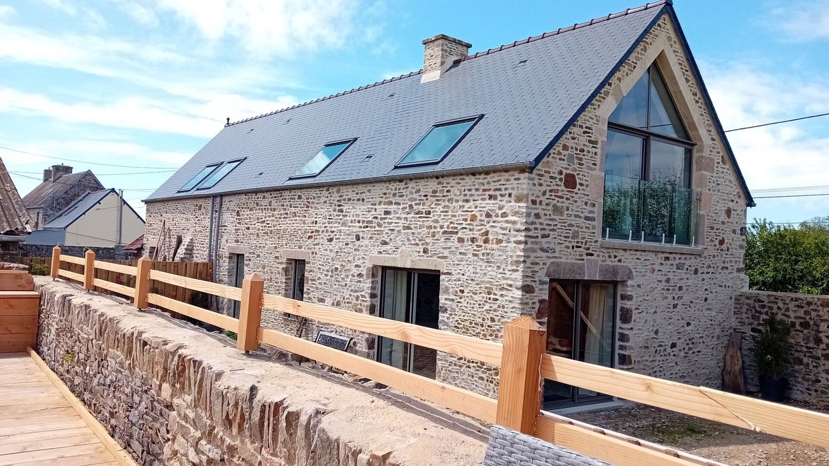 Denneville House | La Petite Ferme Du Cotentin in a village 5 minutes from the sea.