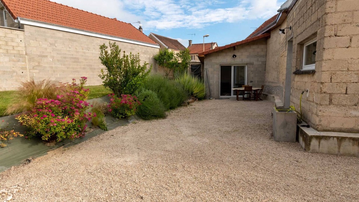 Conde-sur-Marne House | La Petite Maison - Condé-sur-marne