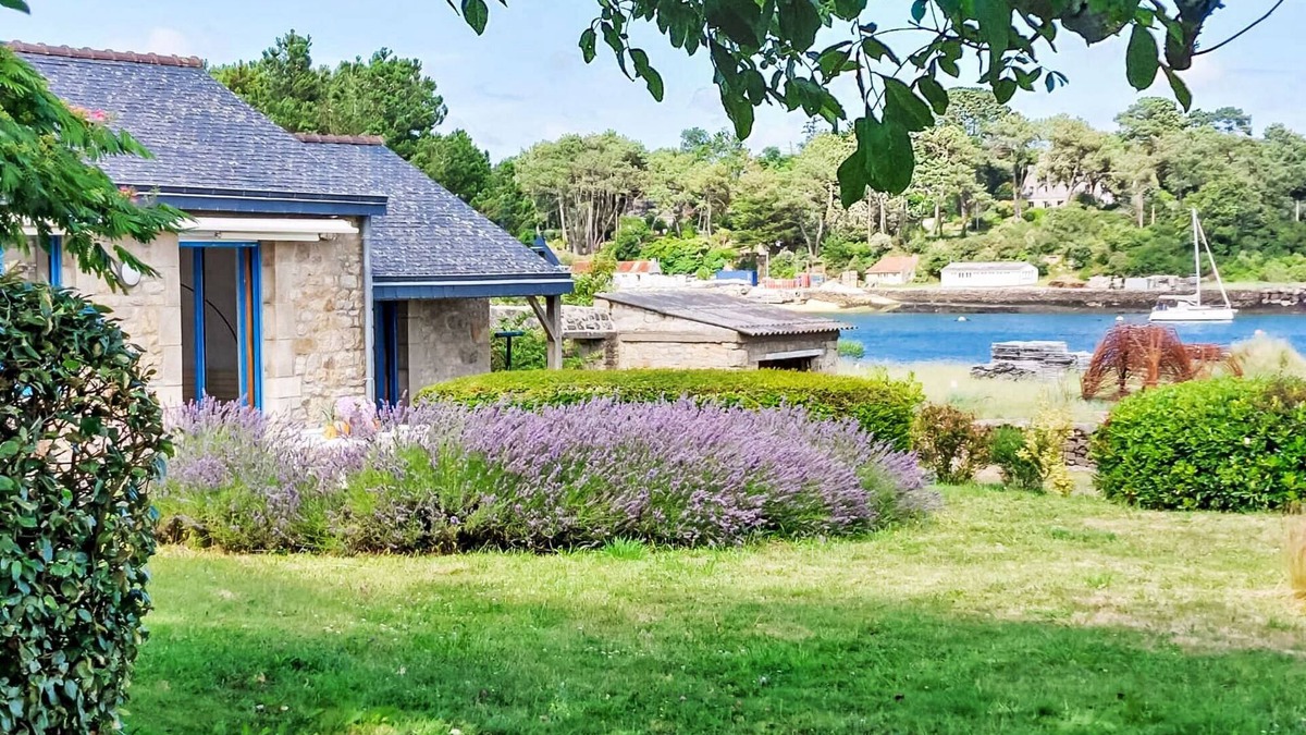 La Trinite-sur-Mer House | La petite Pen Er Hoët by Interhome