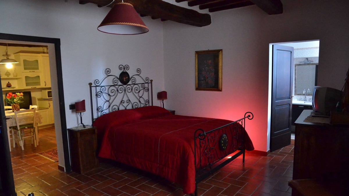 Monte Petriolo Apartment | La Petronilla Montepetriolo - Apartment Delight