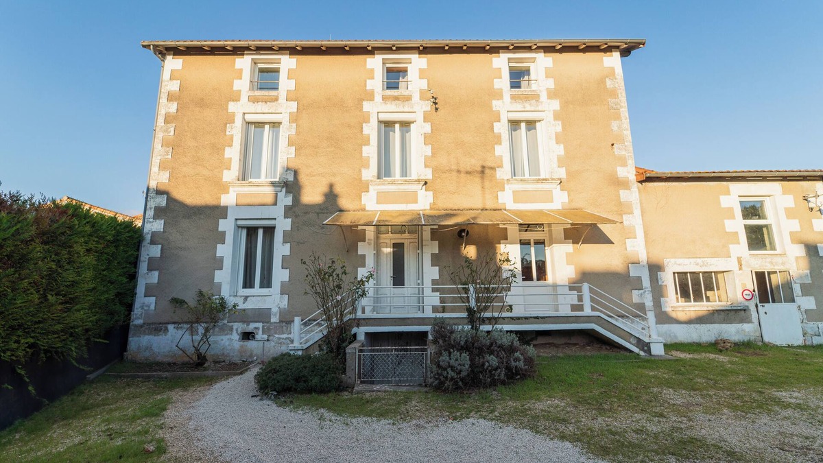 Chasseneuil-du-Poitou House | La Pictave, a family home in Poitou, 5 minutes from Futuroscope