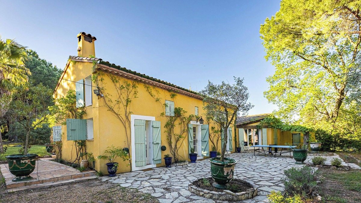 Beziers House | La Pinède: Character house in the vineyards