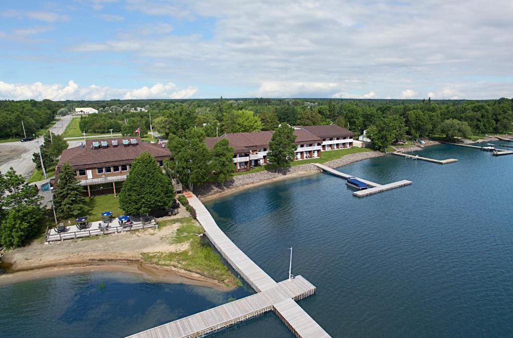 Rainy River District Hotel | La Place Rendez-Vous Hotel