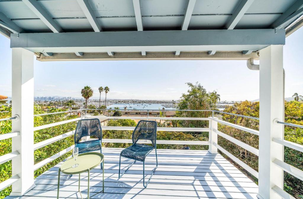 La Playa House | La Playa Abode