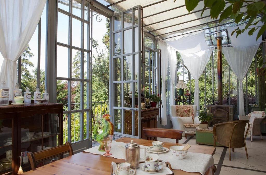 Giverny Bed & Breakfast | La Pluie de Roses