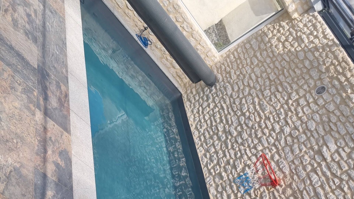 Baincthun House | la Plumeria Giant Piscine Privative