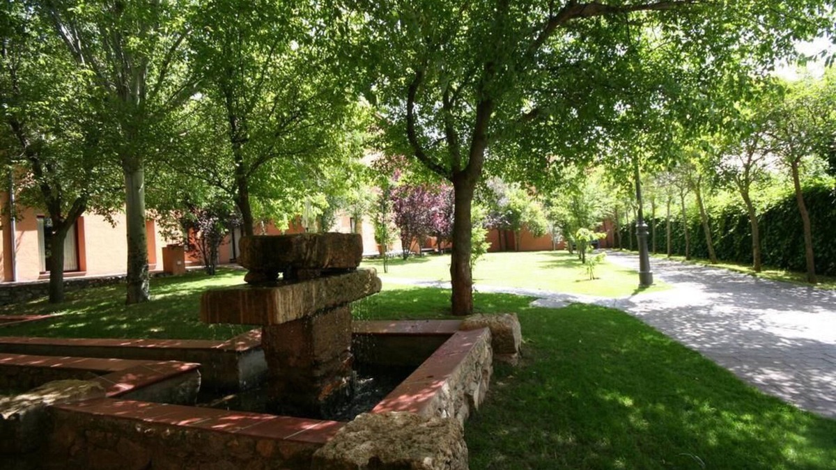 Torrecaballeros Hotel | LA POSADA DEL RANCHO