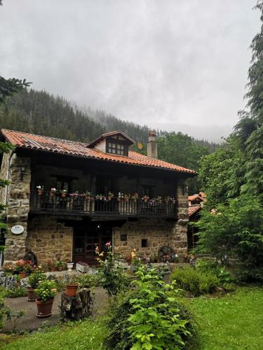 Los Tojos Hotel | La Punvieja