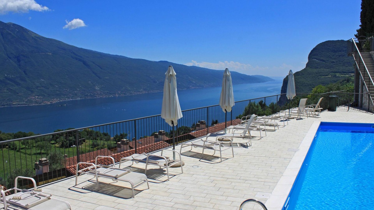Pieve Apartment | La Quiete 63 Terrace Holiday apartment