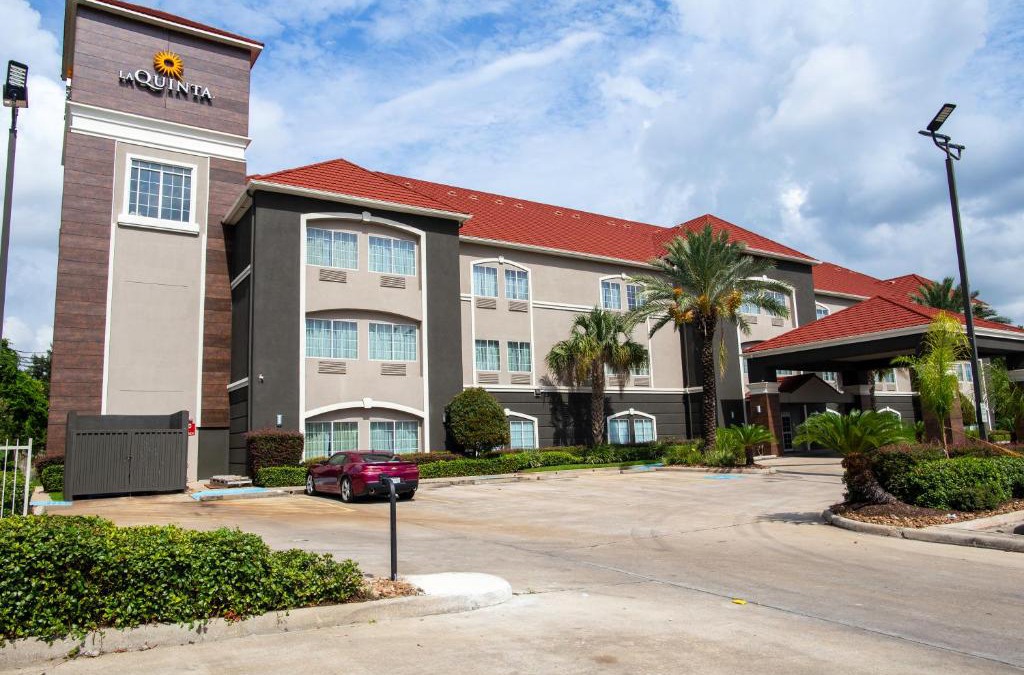 North Shore Hotel | La Quinta by Wyndham Houston East at Normandy