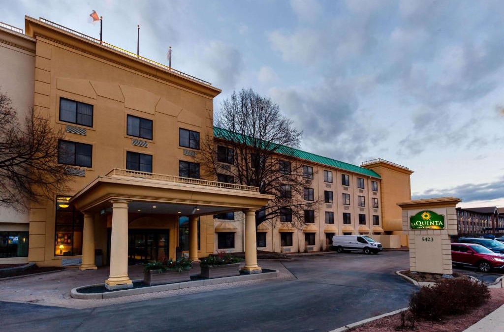 Glendale Hotel | La Quinta by Wyndham Milwaukee Bayshore Area