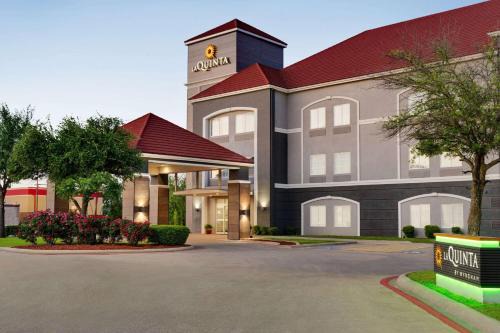 Stephenville Hotel | La Quinta by Wyndham Stephenville