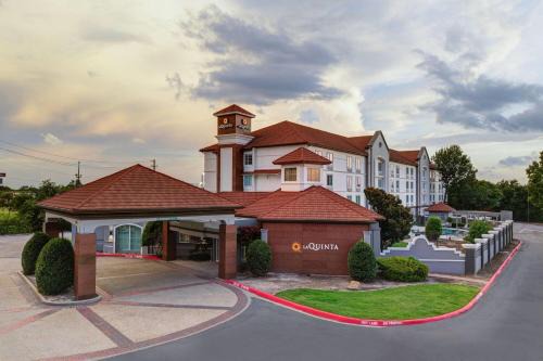 Sherman Hotel | La Quinta by Wyndham Sherman