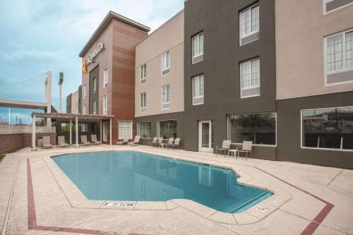 New Cumberland Hotel | La Quinta by Wyndham New Cumberland - Harrisburg