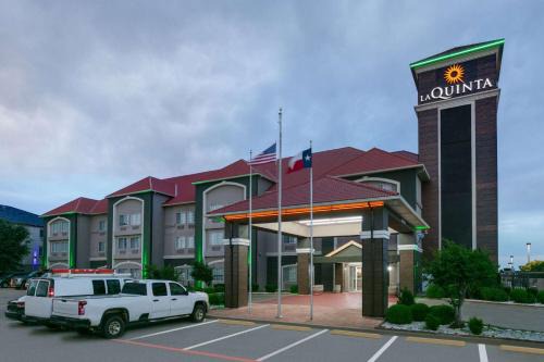 Weatherford Hotel | La Quinta by Wyndham Weatherford