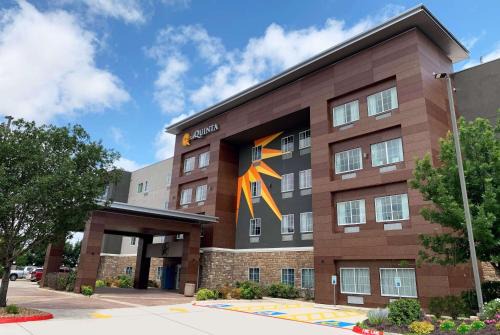 Schertz Hotel | La Quinta Inn and Suites by Wyndham - Schertz