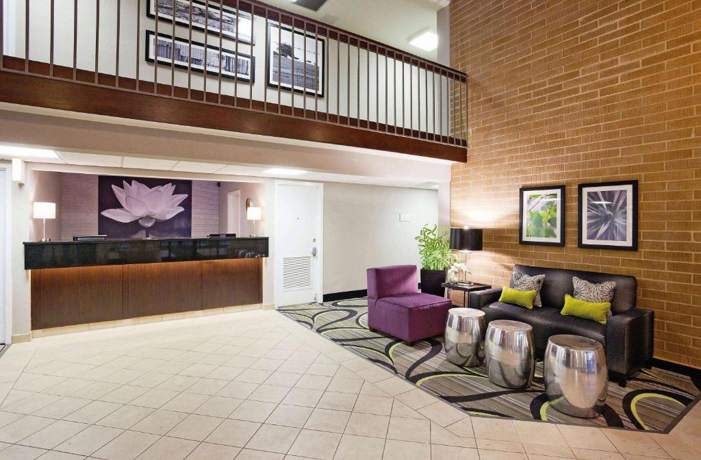 Oshkosh Hotel | La Quinta Inn by Wyndham Oshkosh