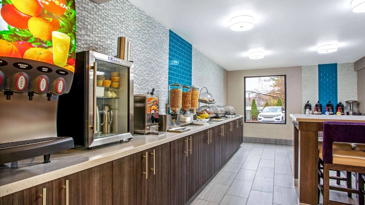 Radford Hotel | La Quinta Inn by Wyndham Radford