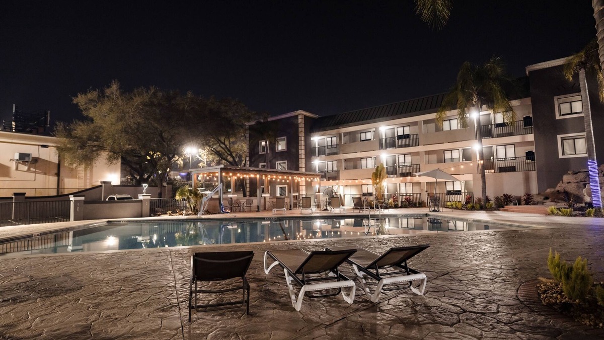 Terrace Park Hotel | La Quinta Inn by Wyndham Tampa Near Busch Gardens