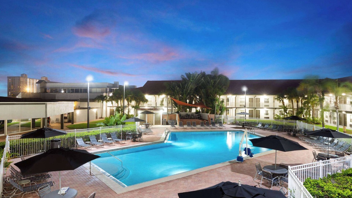 Cocoa Beach Hotel | La Quinta Inn by Wyndham Cocoa Beach-Port Canaveral