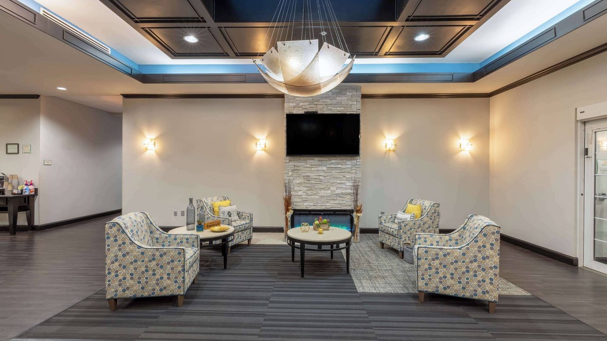 Mount Pleasant Hotel | La Quinta Inn & Suites by Wyndham Mt. Pleasant