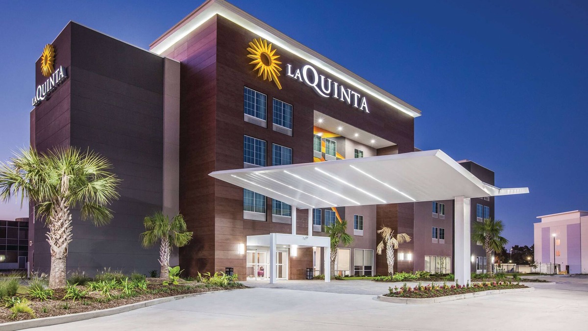 Port Allen Hotel | La Quinta Inn & Suites by Wyndham Baton Rouge - Port Allen