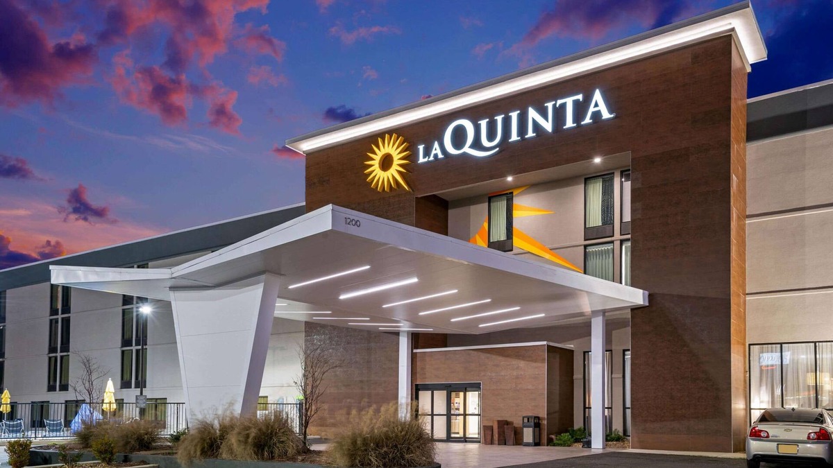 Columbus Hotel | La Quinta Inn & Suites by Wyndham Columbus MS