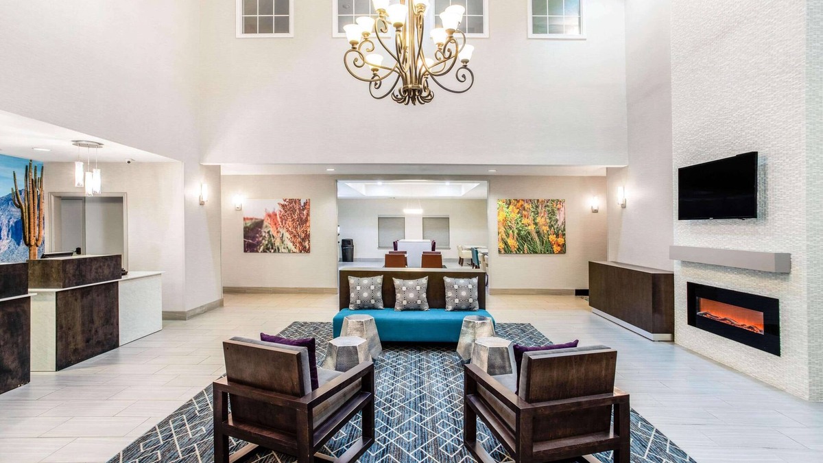Hillsboro Hotel | La Quinta Inn & Suites by Wyndham Hillsboro