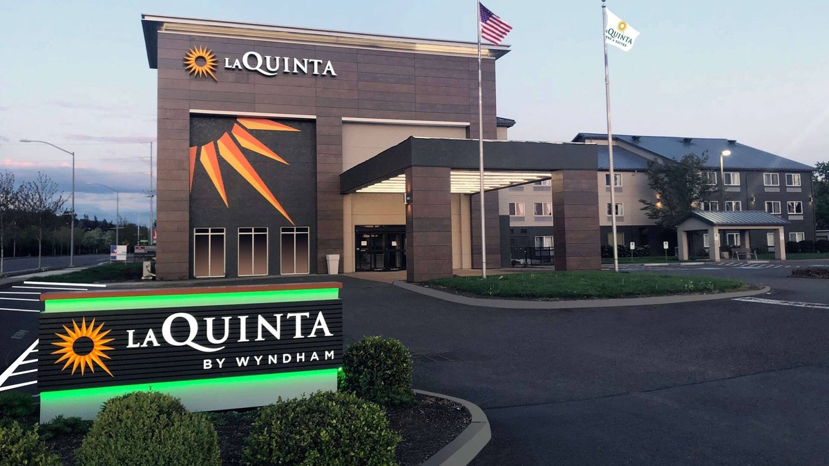 Springfield Hotel | La Quinta Inn & Suites by Wyndham Springfield