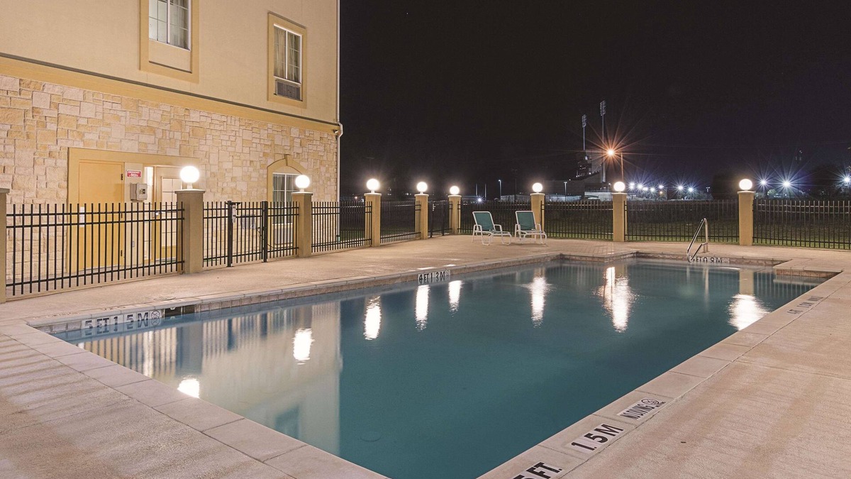 Waxahachie Hotel | La Quinta Inn & Suites by Wyndham Waxahachie