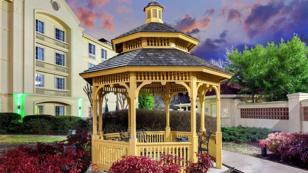 Hoover Hotel | La Quinta Inn & Suites by Wyndham Birmingham Hoover