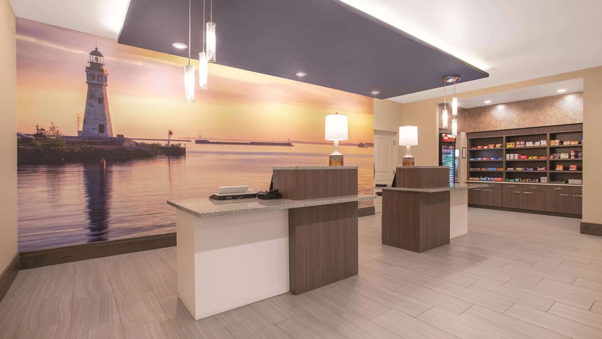 Amherst Hotel | La Quinta Inn & Suites by Wyndham Buffalo Amherst