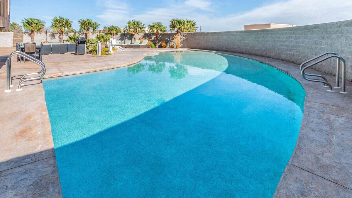 Carlsbad Hotel | La Quinta Inn & Suites by Wyndham Carlsbad