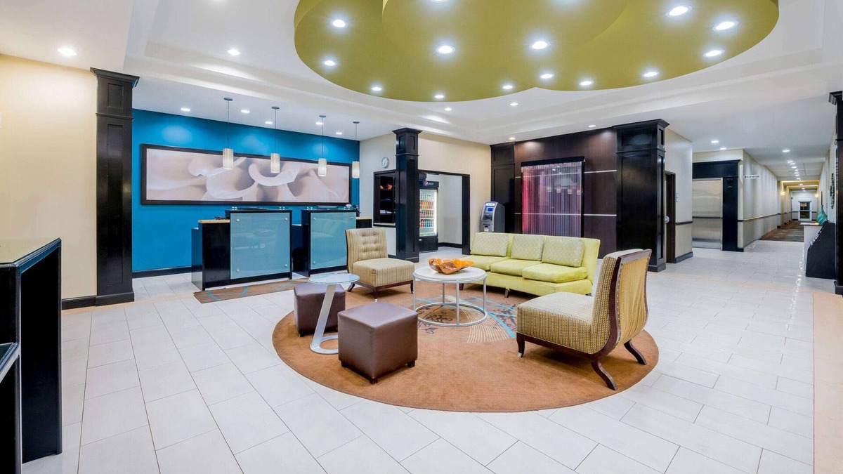 Marshall Hotel | La Quinta Inn & Suites by Wyndham Marshall