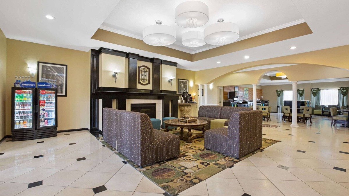 Pearland Hotel | La Quinta Inn & Suites by Wyndham Pearland - Houston South