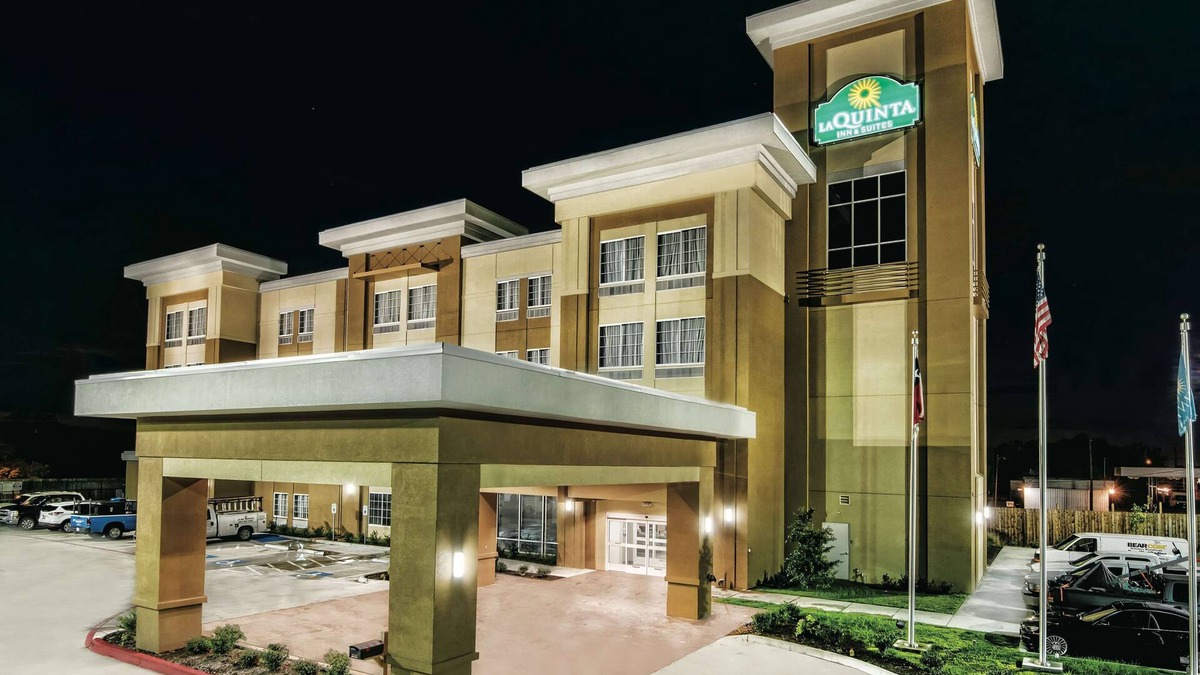 Victoria Hotel | La Quinta Inn & Suites by Wyndham Victoria - South