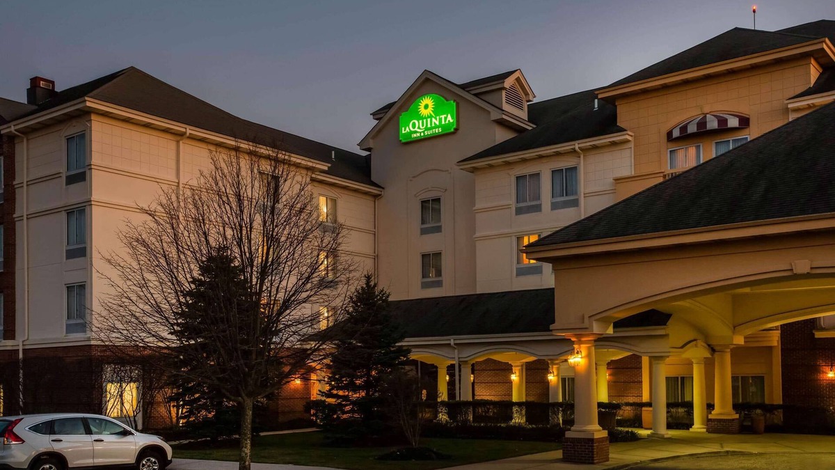 Bohemia Hotel | La Quinta Inn & Suites by Wyndham Islip - MacArthur Airport