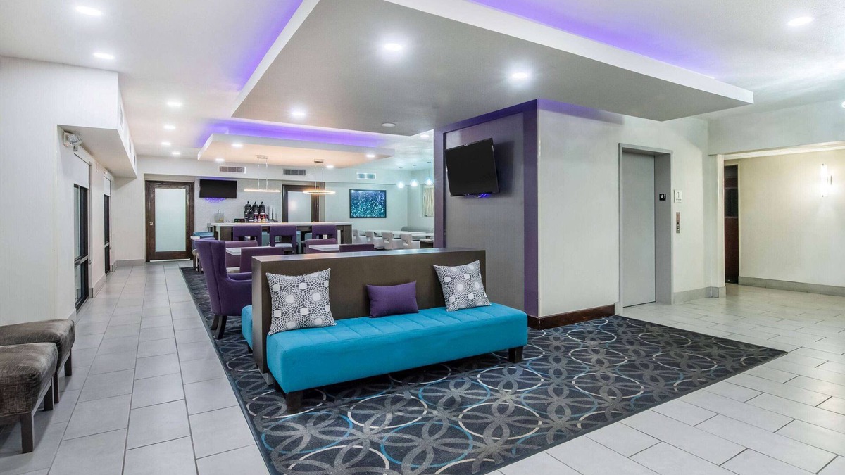 Fairborn Hotel | La Quinta Inn & Suites by Wyndham Fairborn Wright-Patterson
