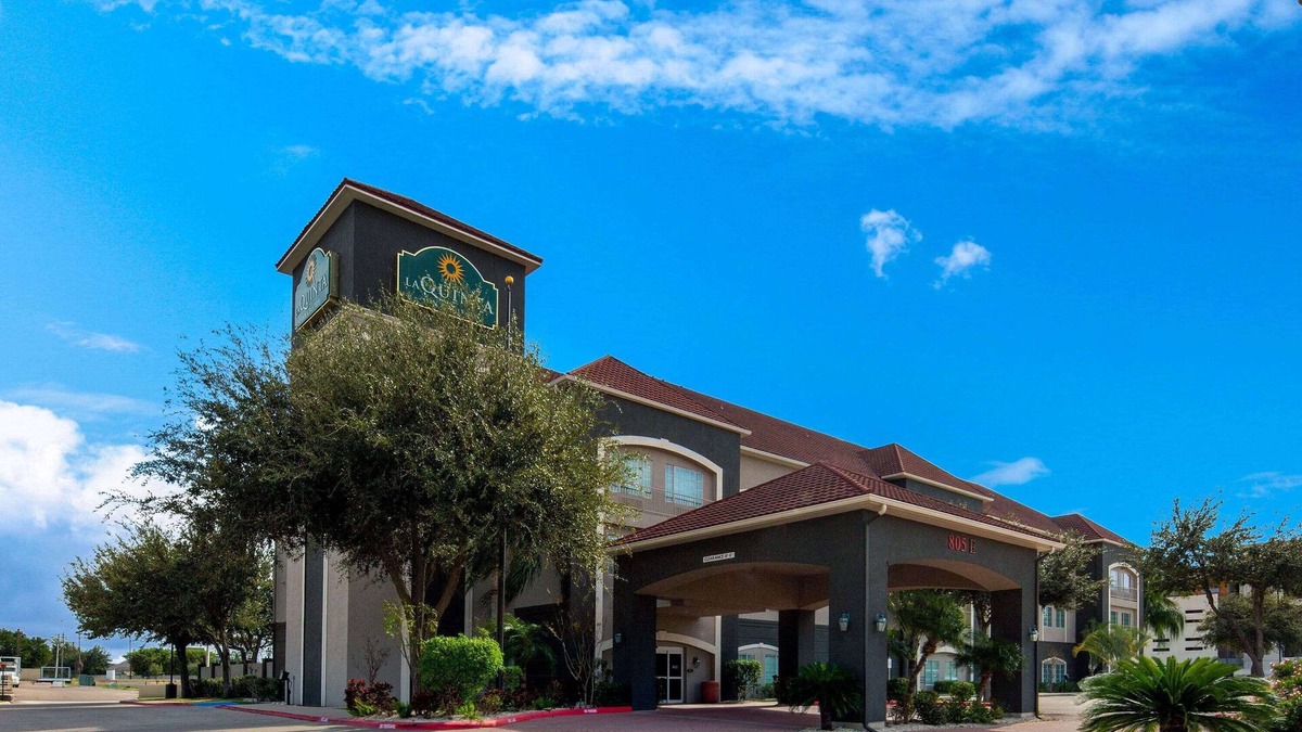 Mission Hotel | La Quinta Inn & Suites by Wyndham Mission at West McAllen