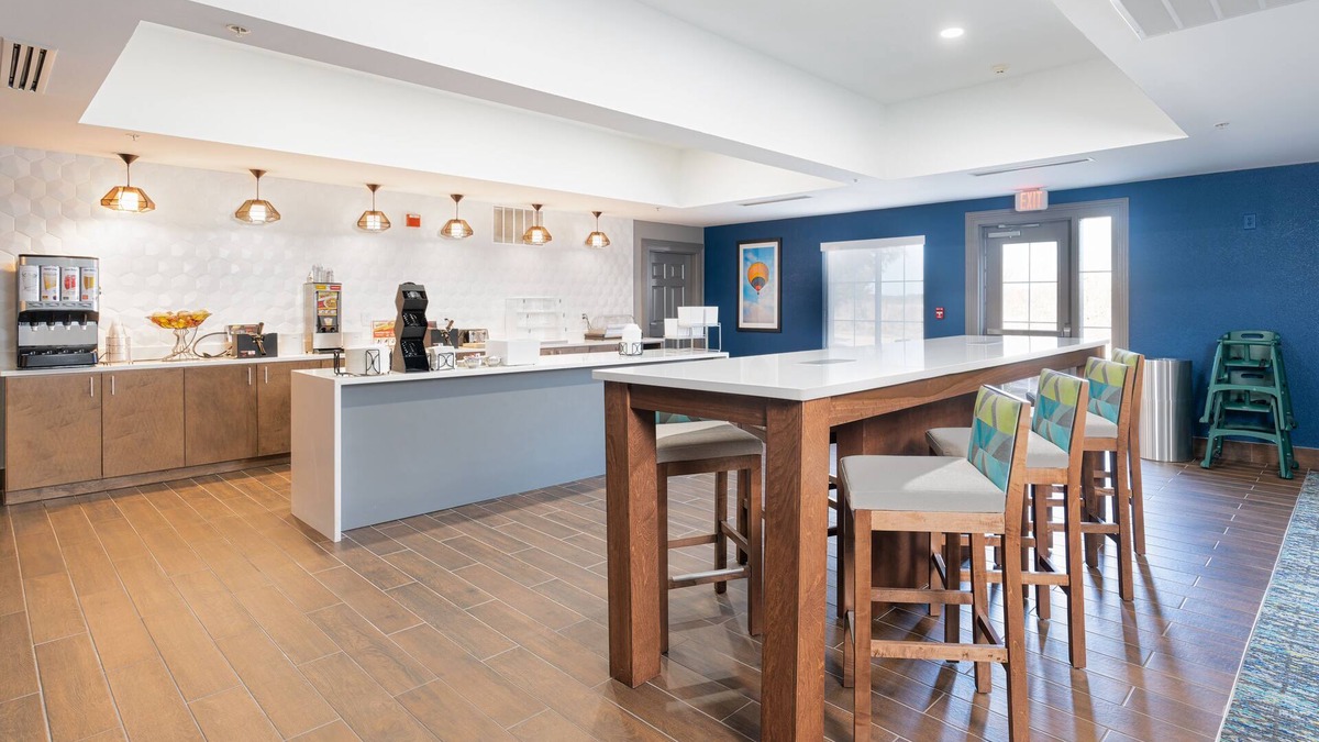 Shawnee Hotel | La Quinta Inn & Suites by Wyndham Shawnee