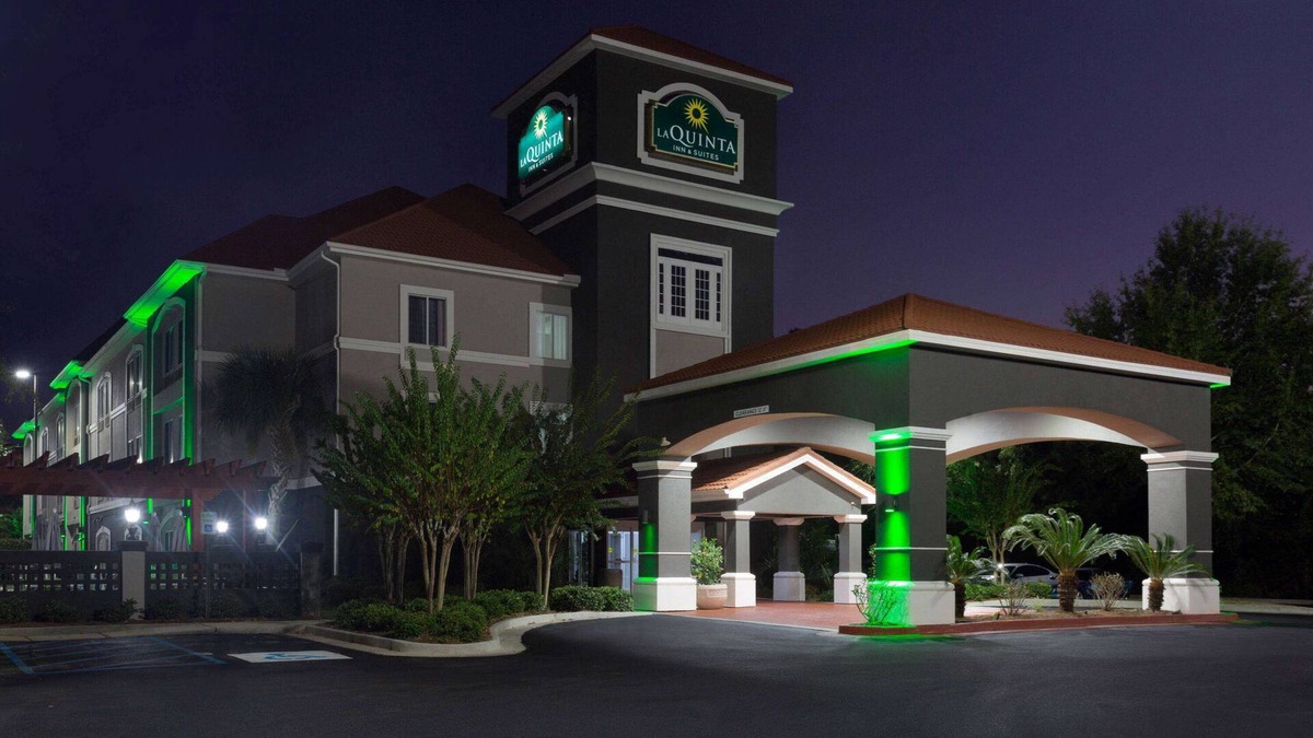 Daphne Hotel | La Quinta Inn & Suites by Wyndham Mobile - Daphne