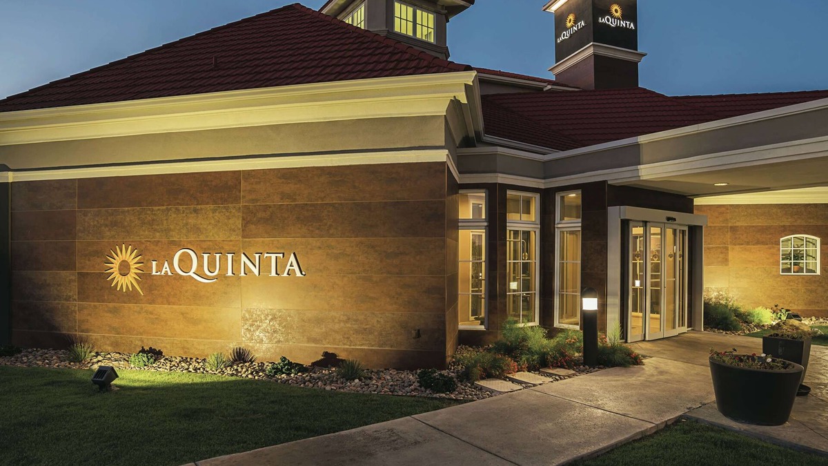 Ahwatukee Foothills Hotel | La Quinta Inn & Suites by Wyndham Phoenix Chandler